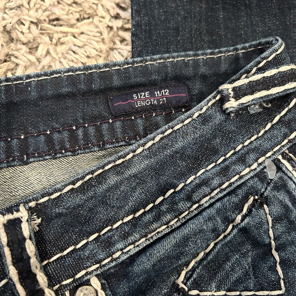 Vigoss Dark Blue Capri Jeans with Stitch Detail - Picture 3 of 4